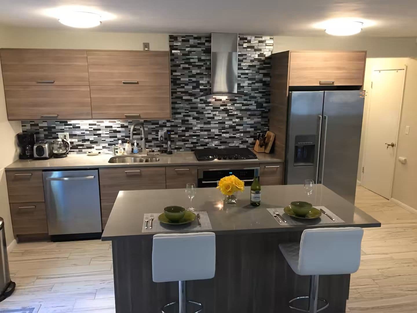 San Diego Apartment: 2055 Albatross St