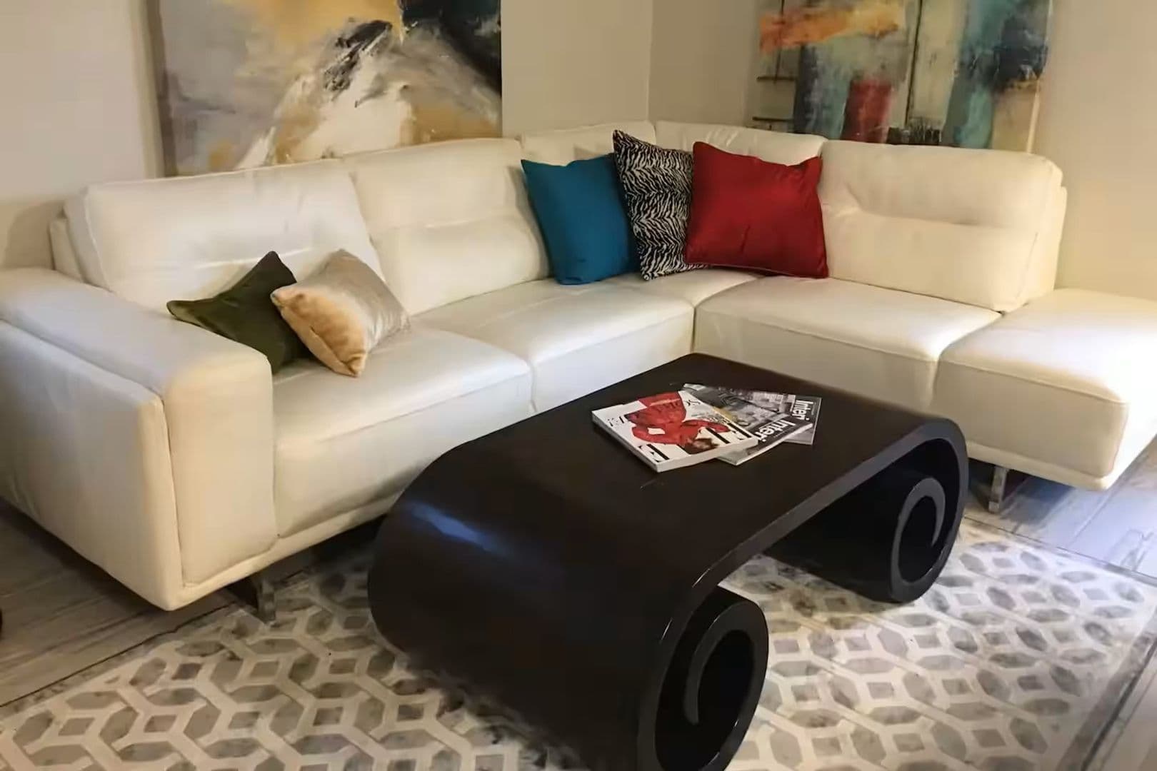 San Diego Apartment: 2055 Albatross St