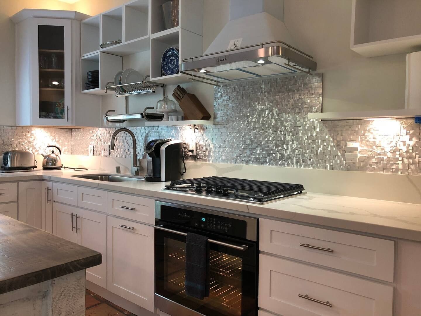 San Diego Apartment: 2055 Albatross St