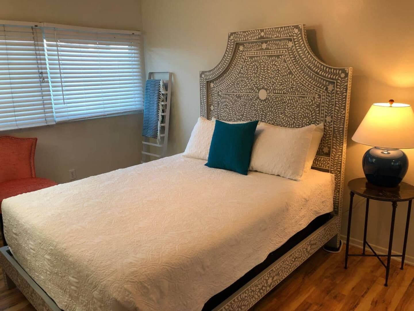 San Diego Apartment: 2055 Albatross St