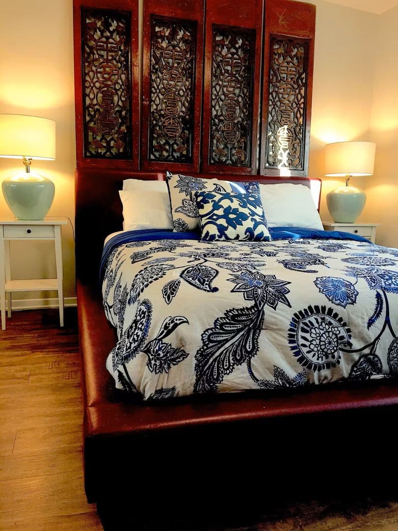 San Diego Apartment: 2055 Albatross St