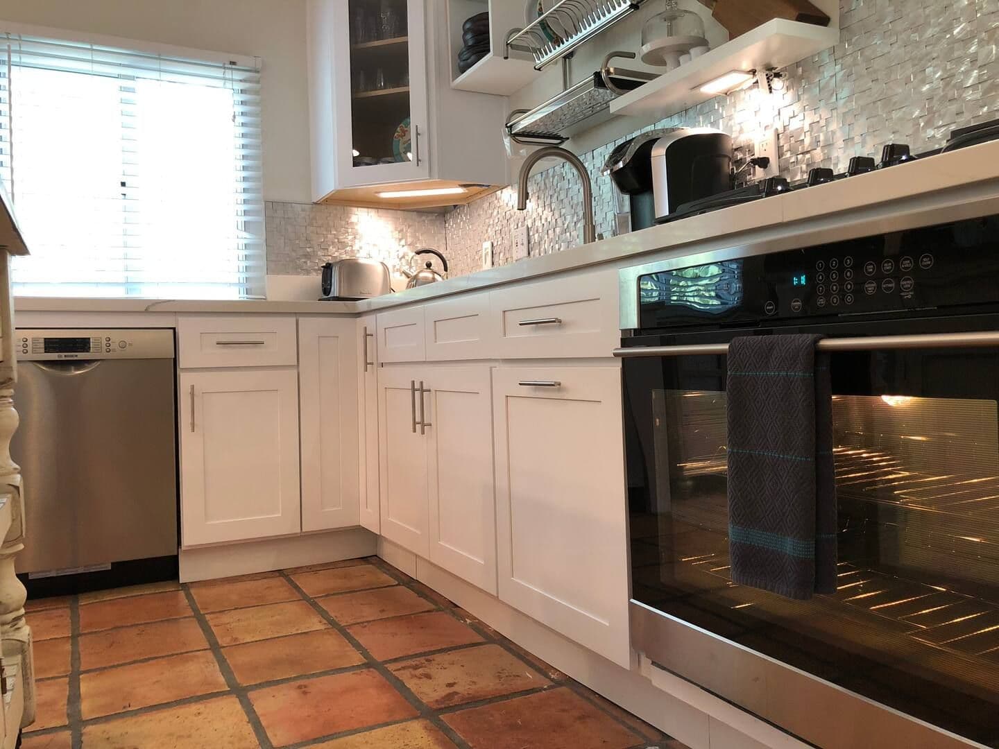 San Diego Apartment: 2055 Albatross St