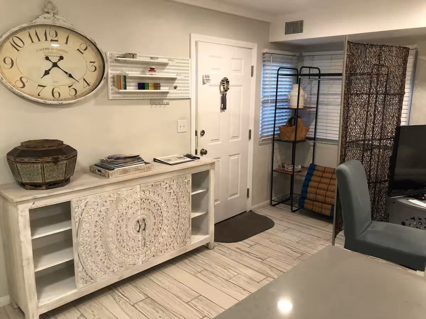 San Diego Apartment: 2055 Albatross St