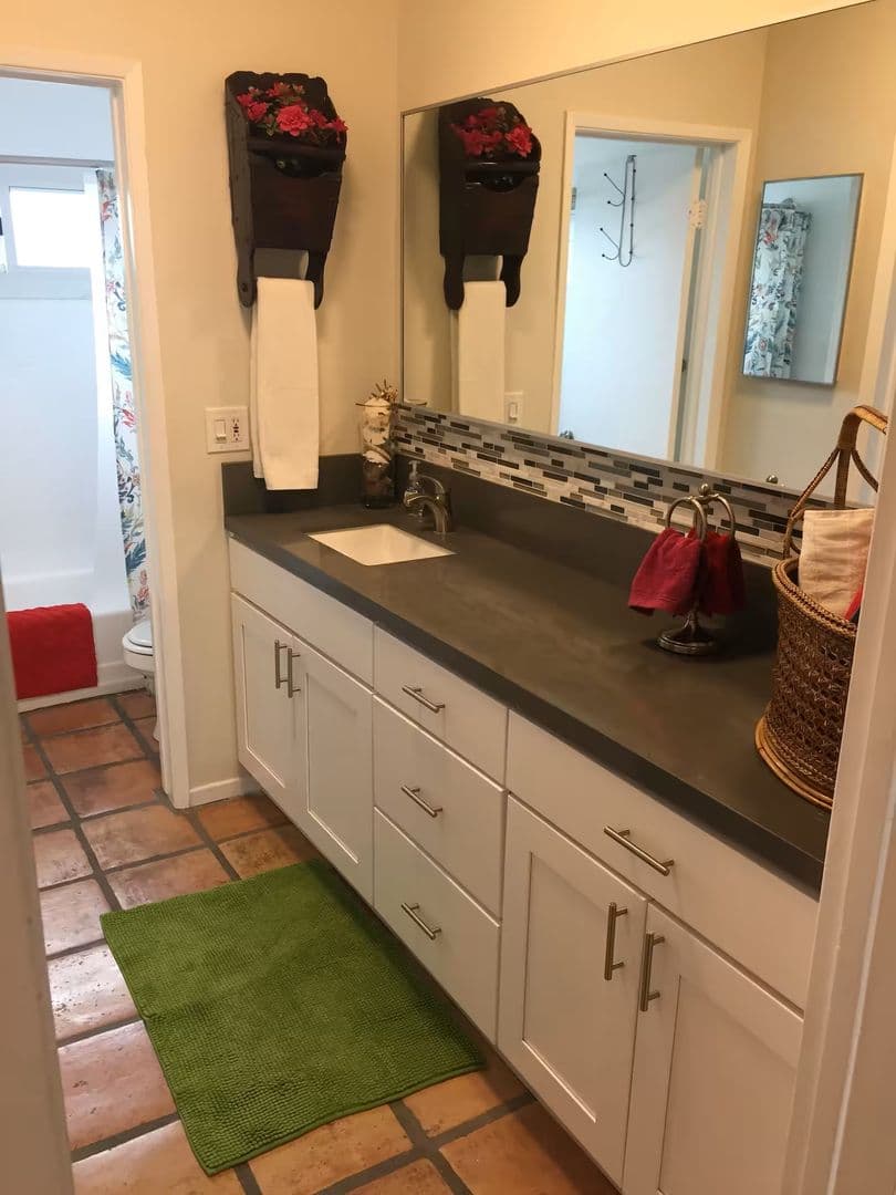 San Diego Apartment: 2055 Albatross St