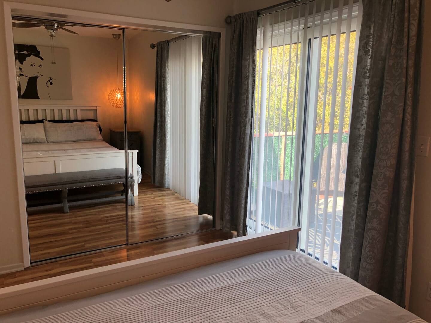 San Diego Apartment: 2055 Albatross St