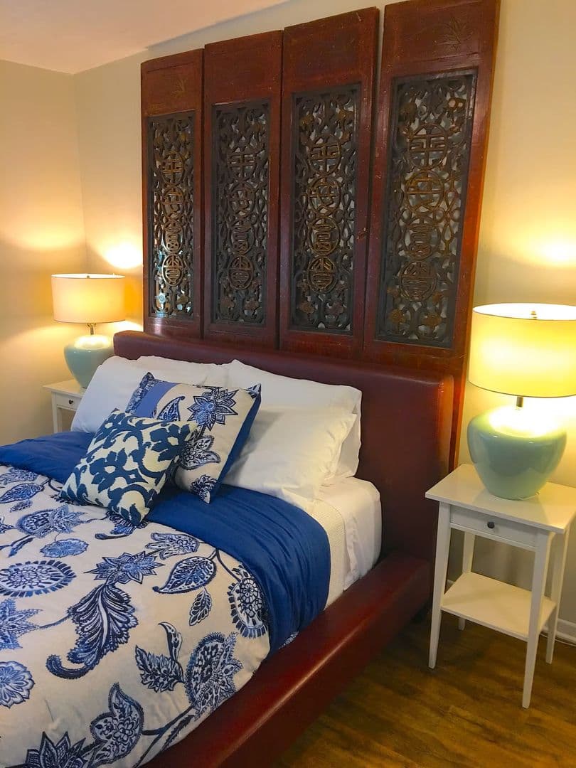 San Diego Apartment: 2055 Albatross St