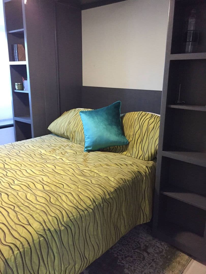 San Diego Apartment: 2055 Albatross St