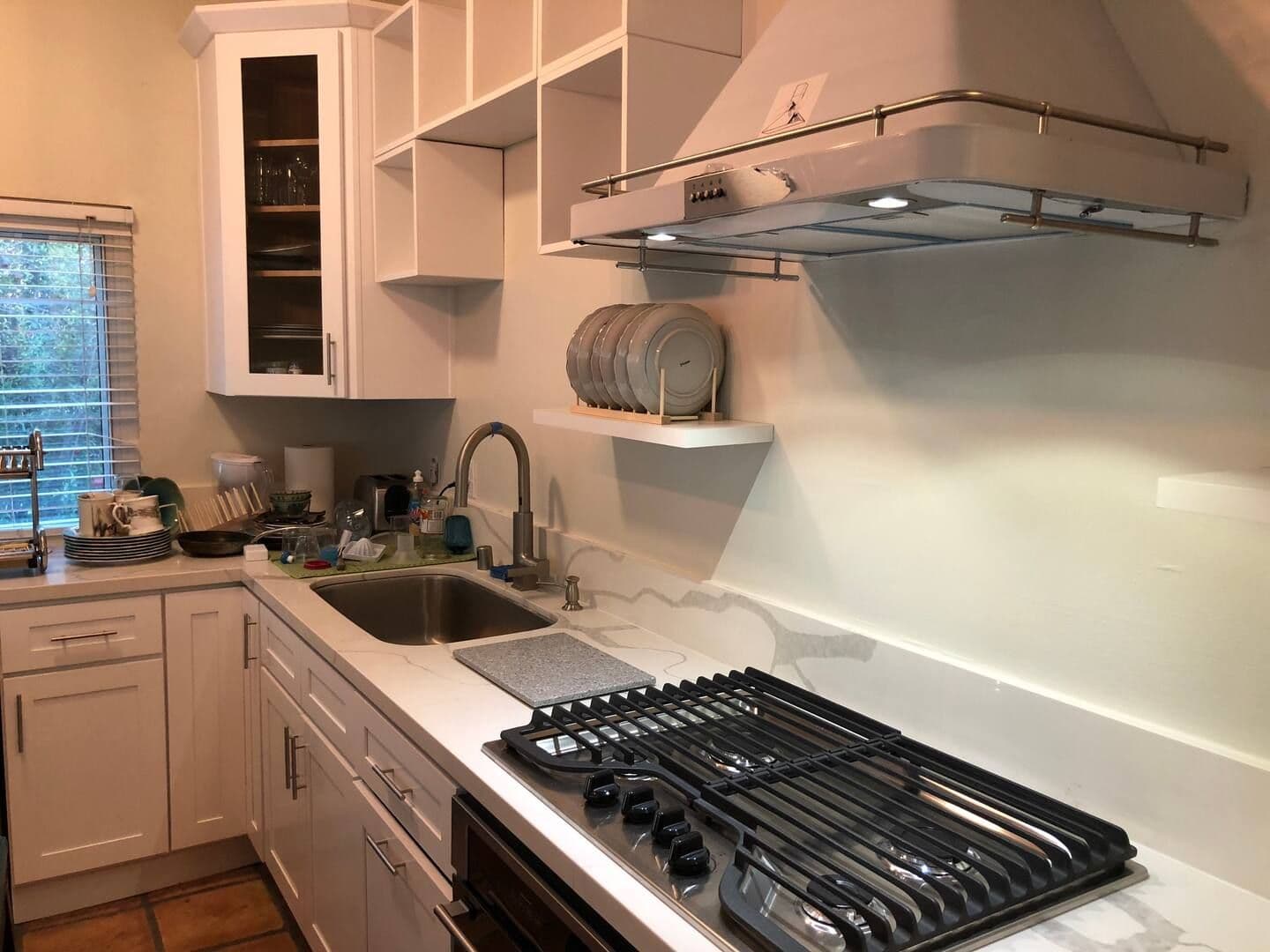 San Diego Apartment: 2055 Albatross St