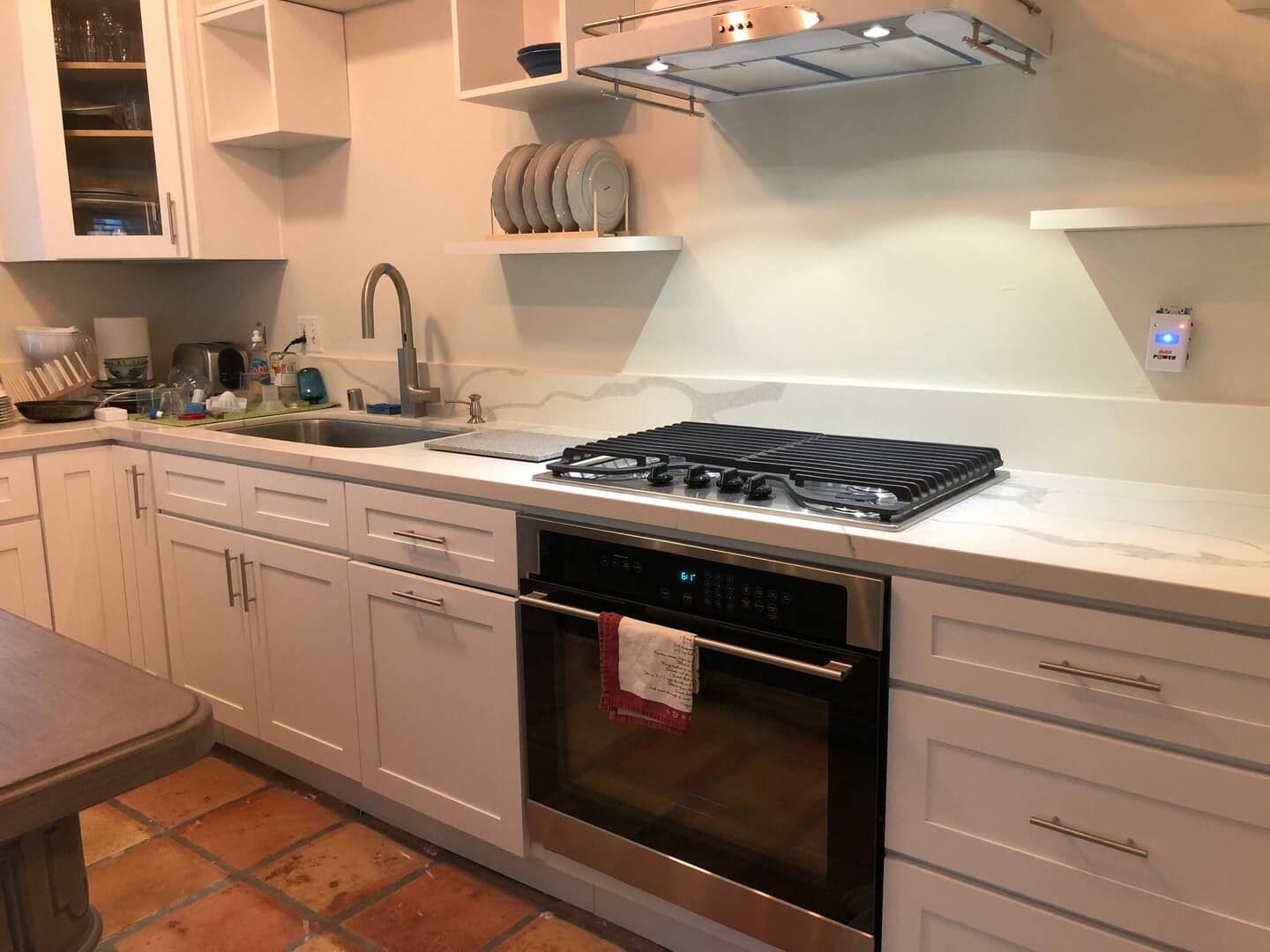 San Diego Apartment: 2055 Albatross St