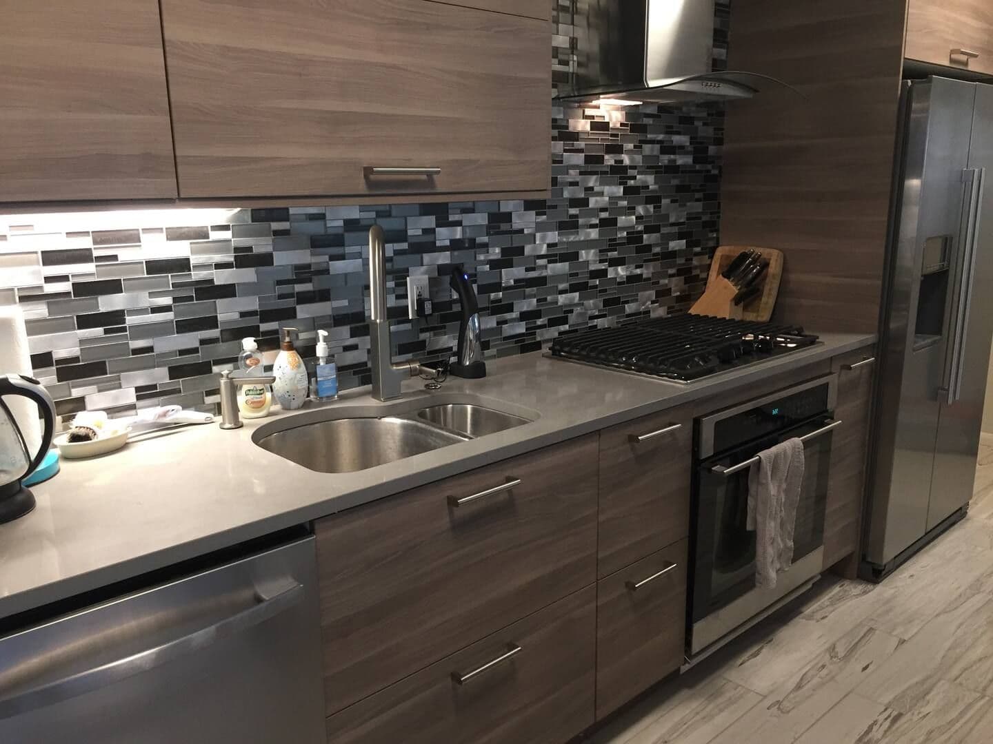 San Diego Apartment: 2055 Albatross St