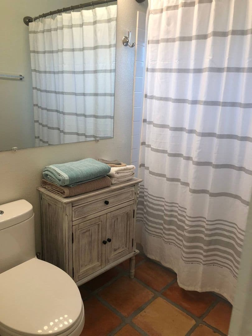 San Diego Apartment: 2055 Albatross St