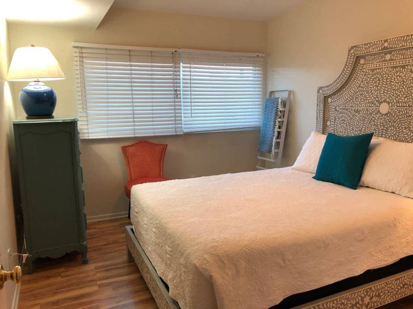 San Diego Apartment: 2055 Albatross St