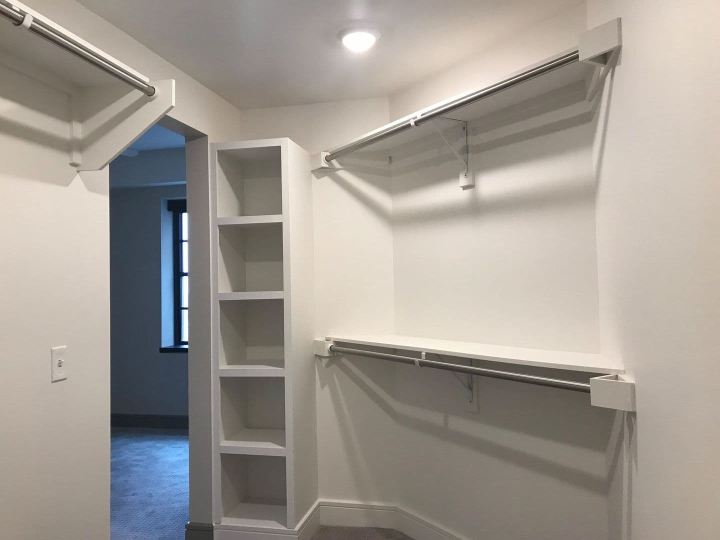 Dallas Apartment: 1900 Pacific Ave