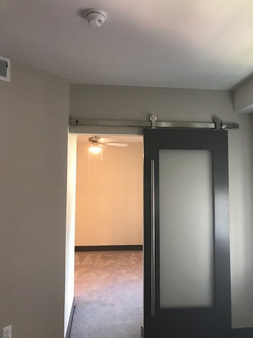 Dallas Apartment: 1900 Pacific Ave