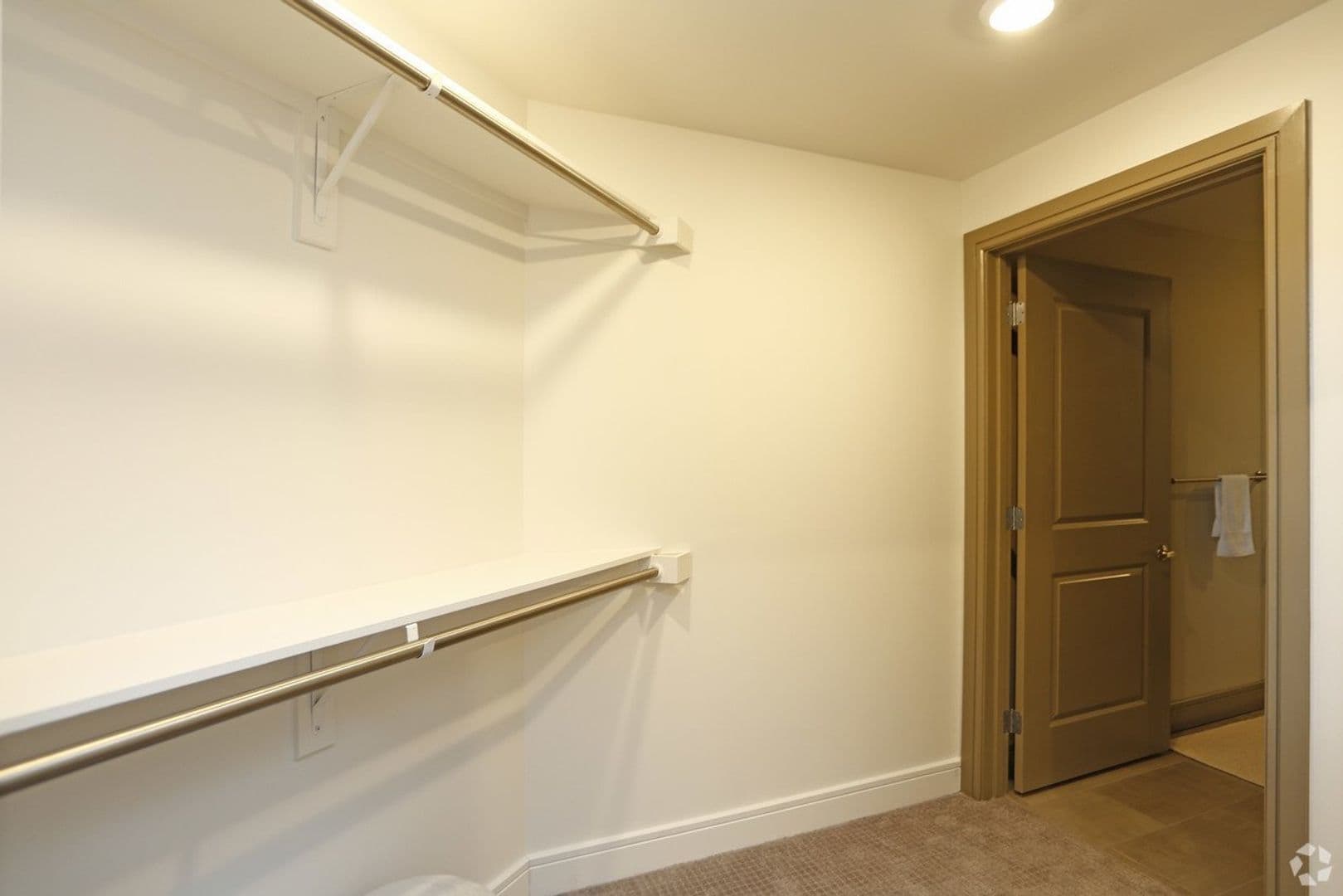 Dallas Apartment: 1900 Pacific Ave