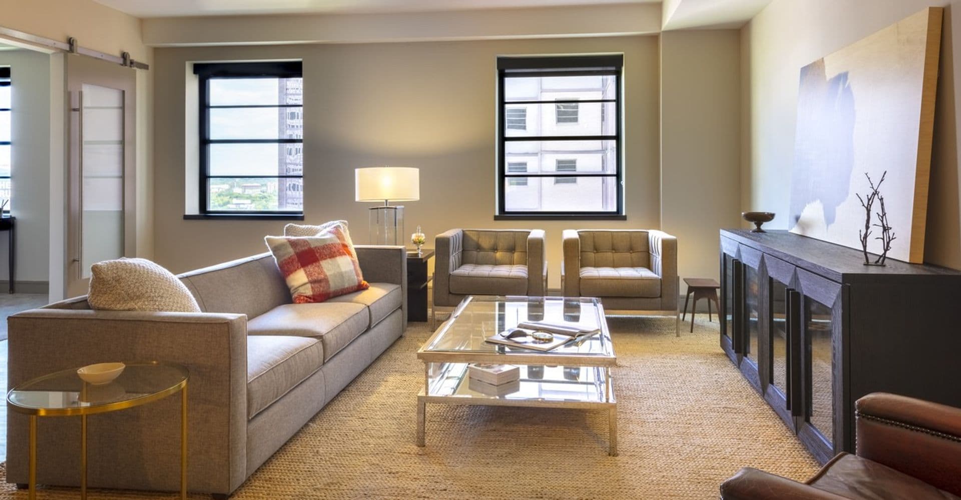 Dallas Apartment: 1900 Pacific Ave