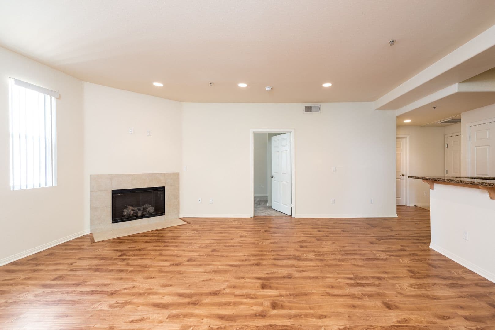 Sun Valley Apartment: 8700 Glenoaks Blvd