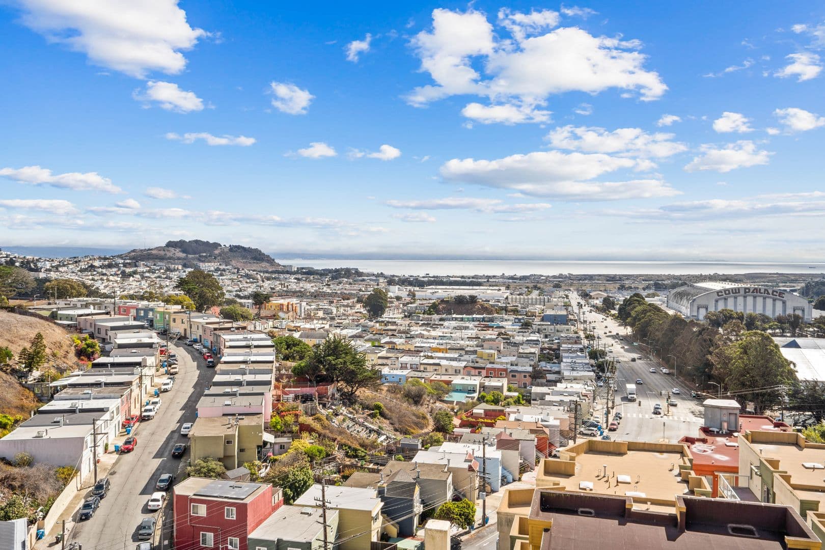 San Francisco Apartment: 1888 Geneva Avenue