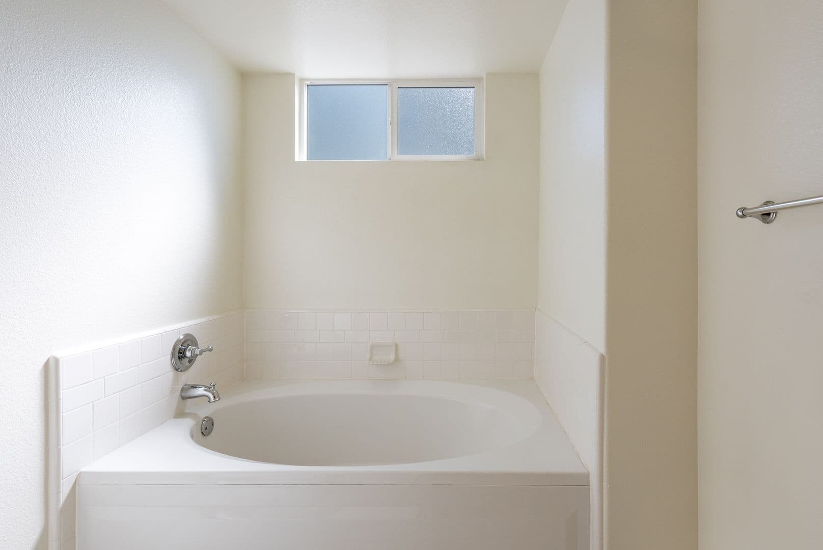 Sun Valley Apartment: 8700 Glenoaks Blvd