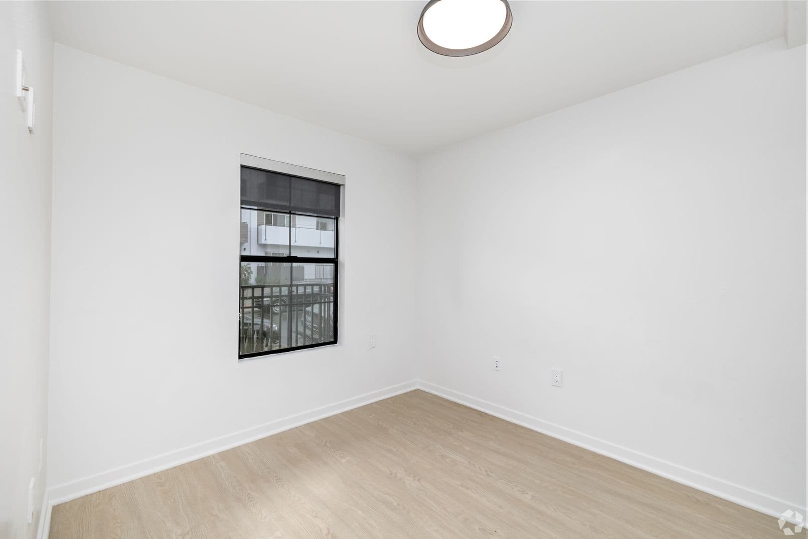 Los Angeles Apartment: 10750 Missouri Ave