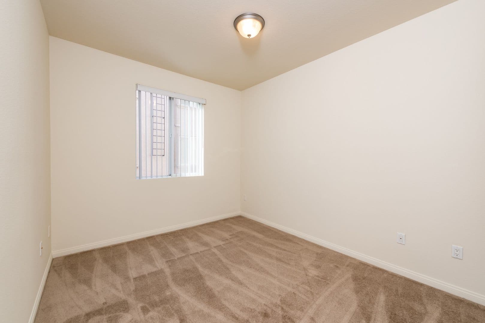 Sun Valley Apartment: 8700 Glenoaks Blvd