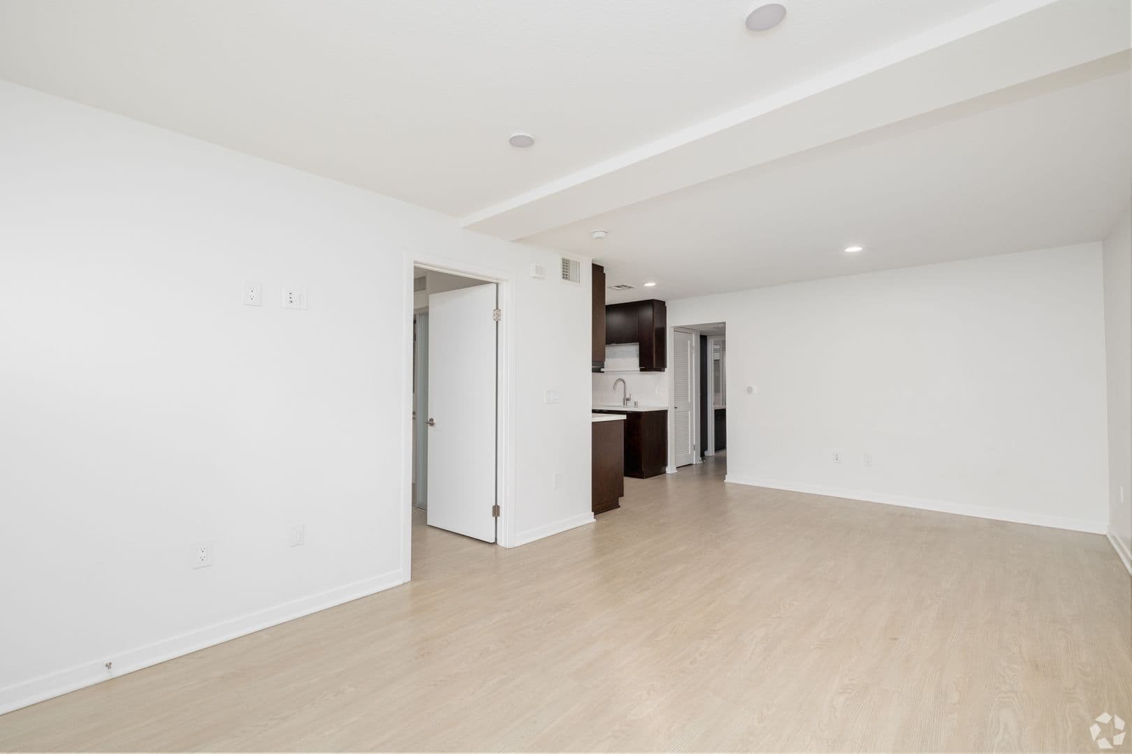 Los Angeles Apartment: 10750 Missouri Ave