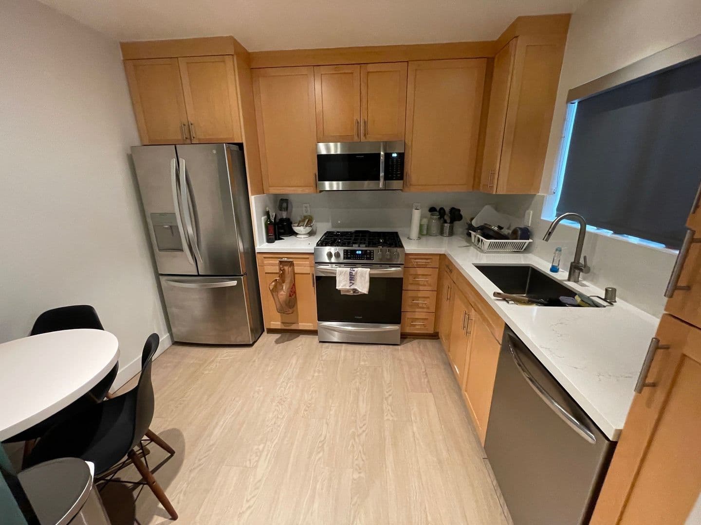 Los Angeles Apartment: 11665 Mayfield Ave