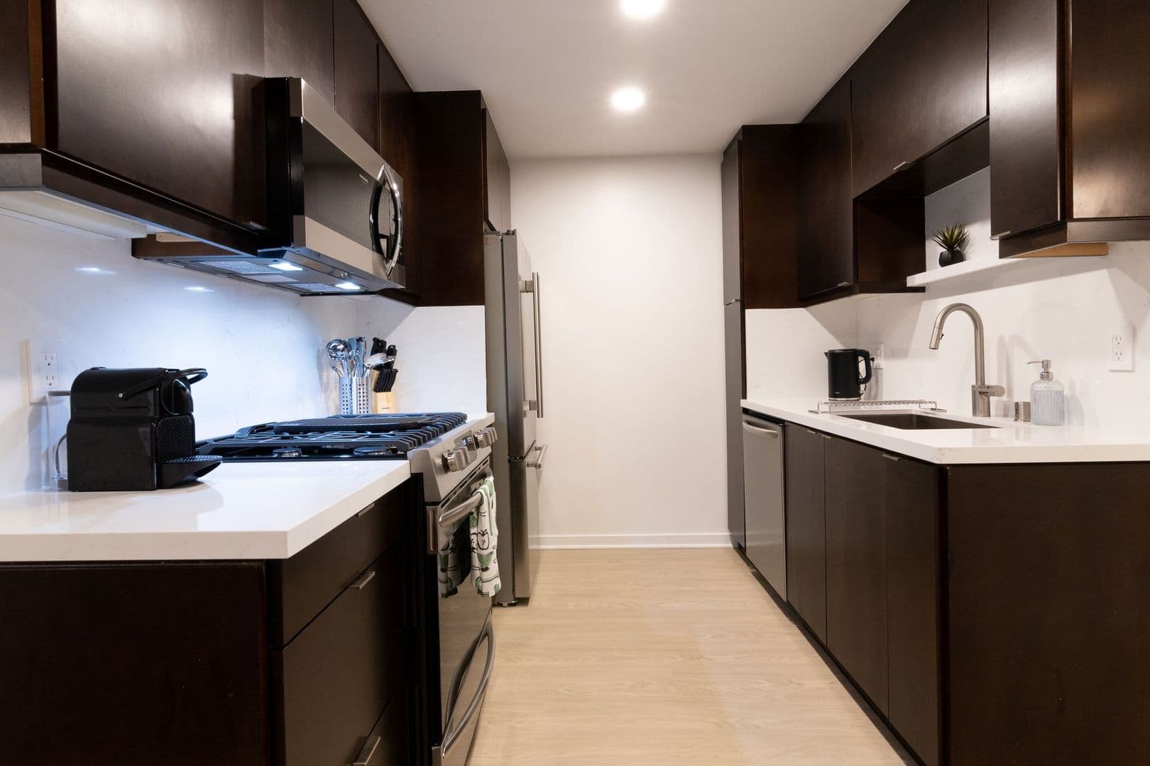 Los Angeles Apartment: 10750 Missouri Ave