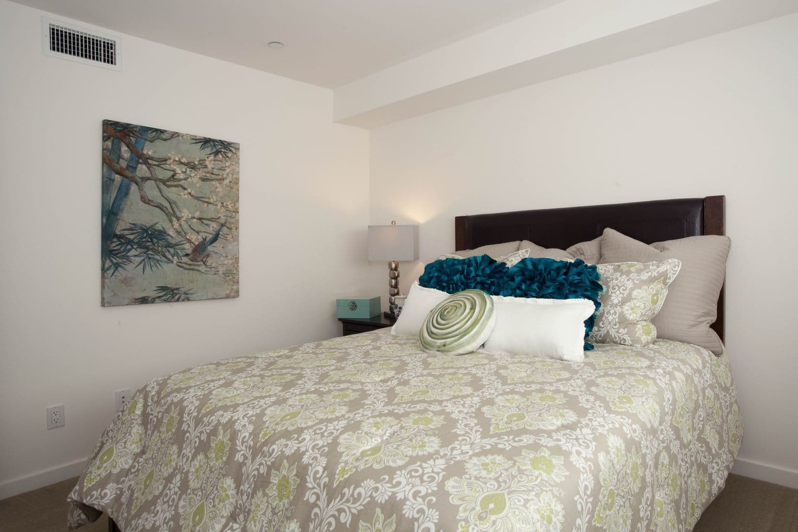 Los Angeles Apartment: 4547 Eagle Rock Blvd