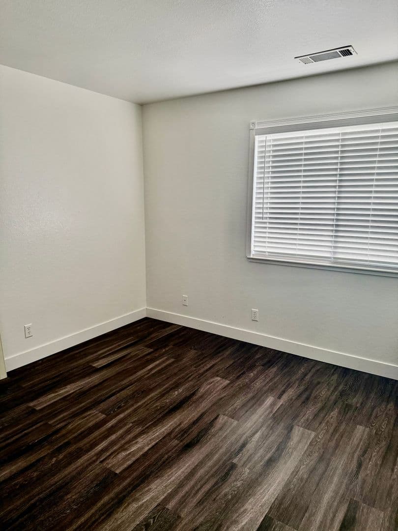 Carmichael Apartment: 3930 Hollister Ave.