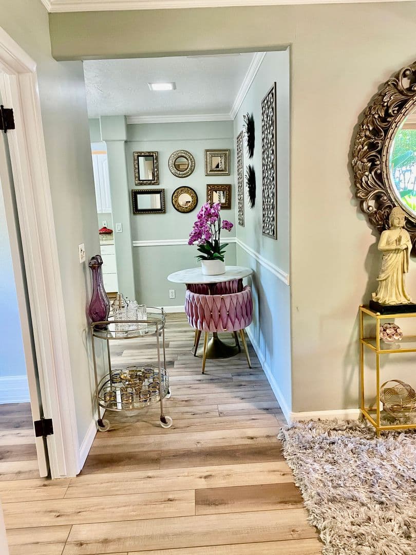 Sacramento House: 1908 42nd Street