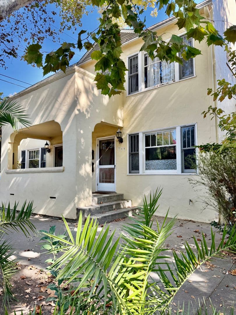 Sacramento Apartment: 717 24th Street