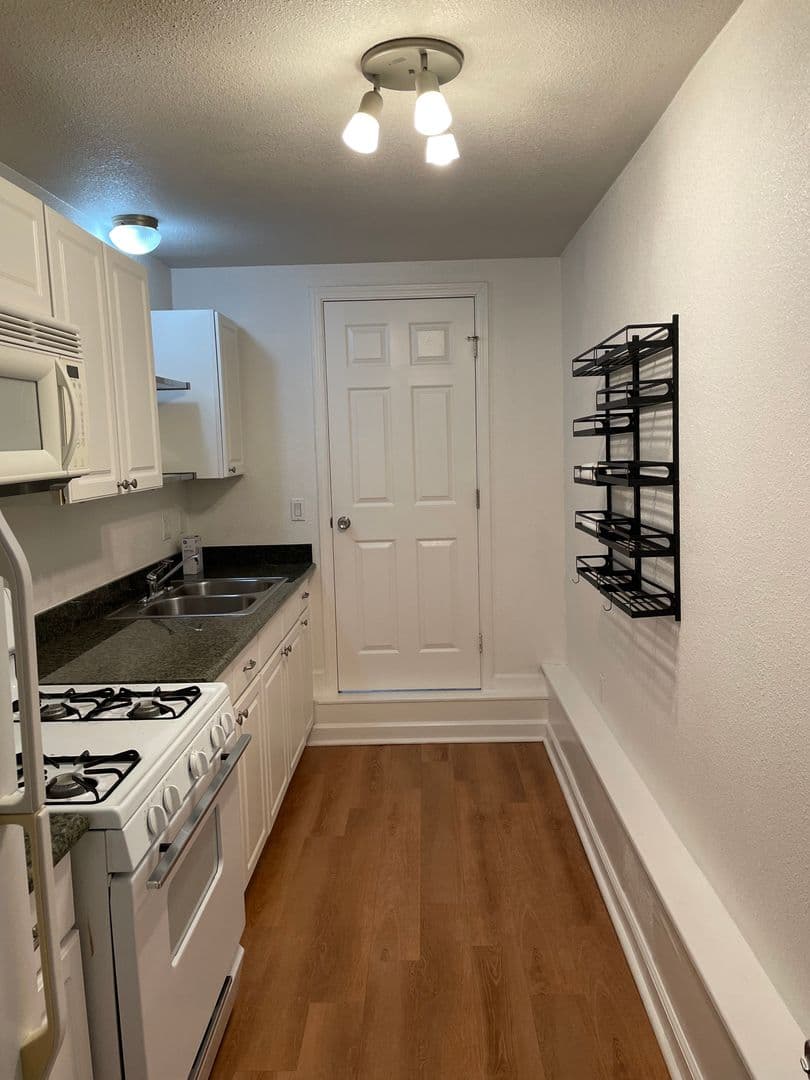 Sacramento Apartment: 2706 H Street