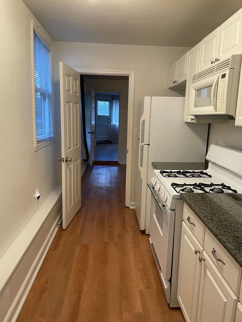 Sacramento Apartment: 2706 H Street
