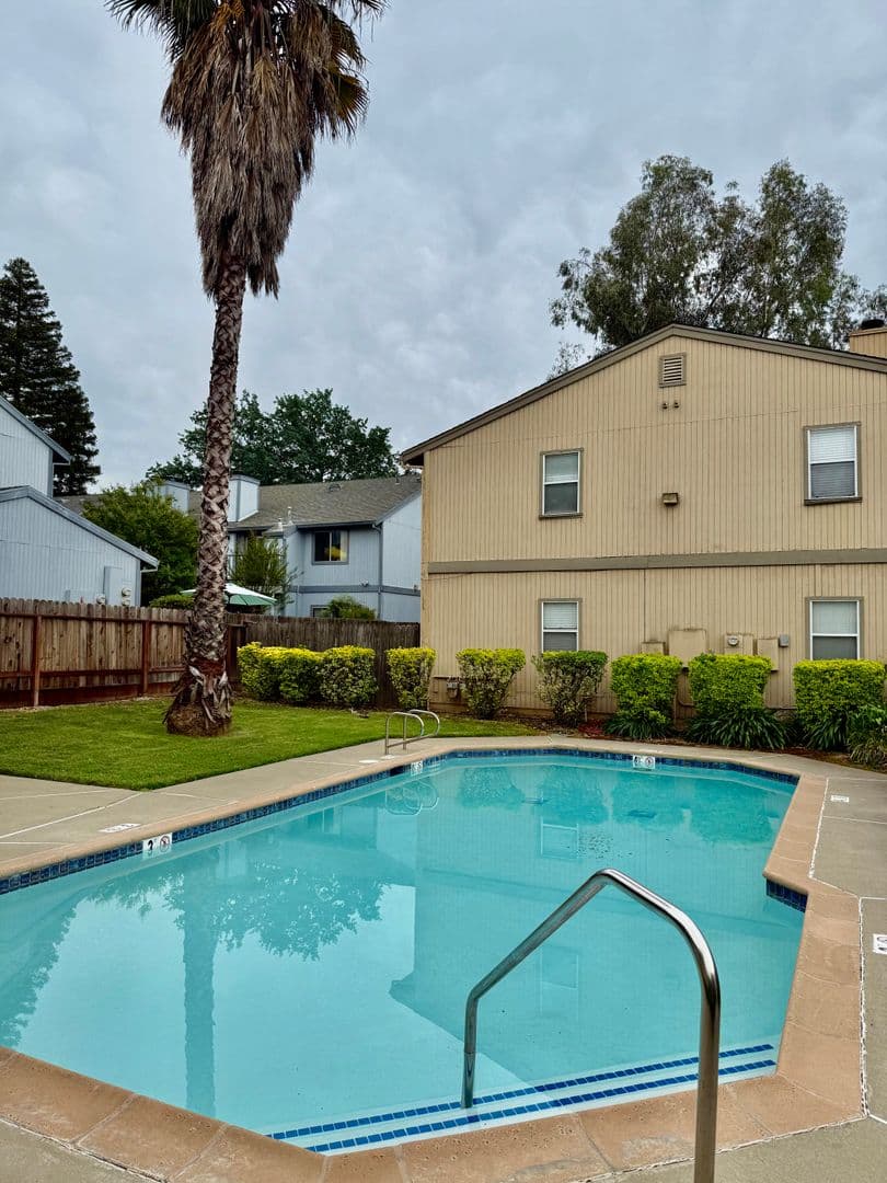 Carmichael Apartment: 3930 Hollister Ave.