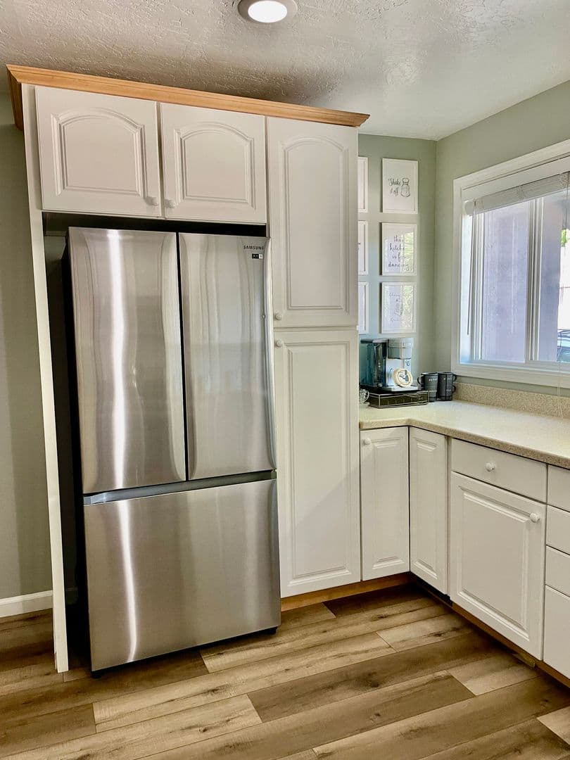 Sacramento House: 1908 42nd Street