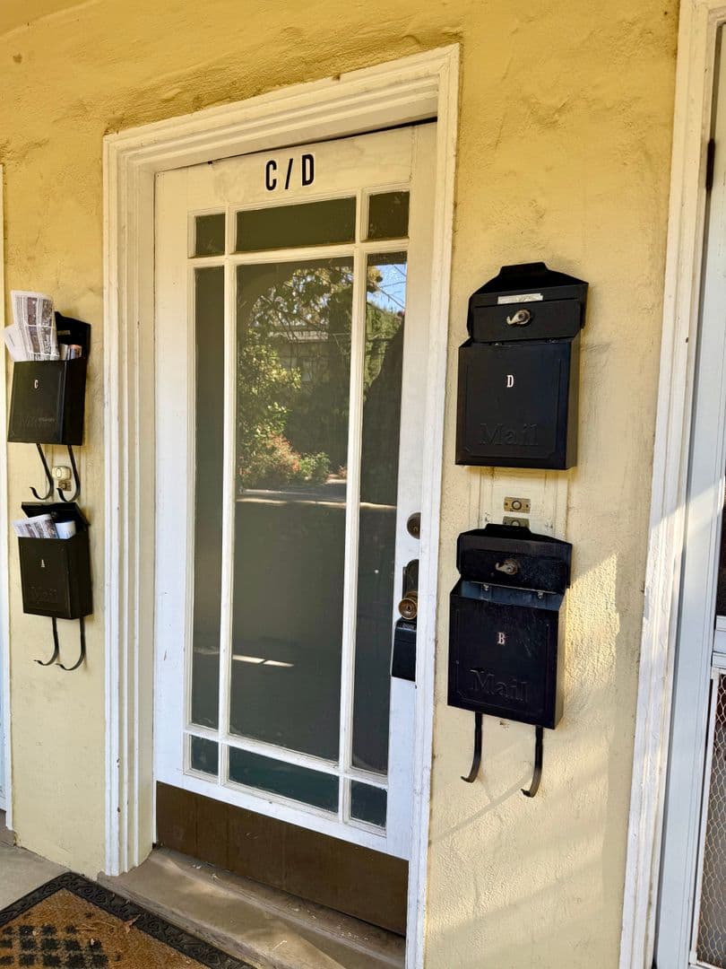 Sacramento Apartment: 717 24th Street