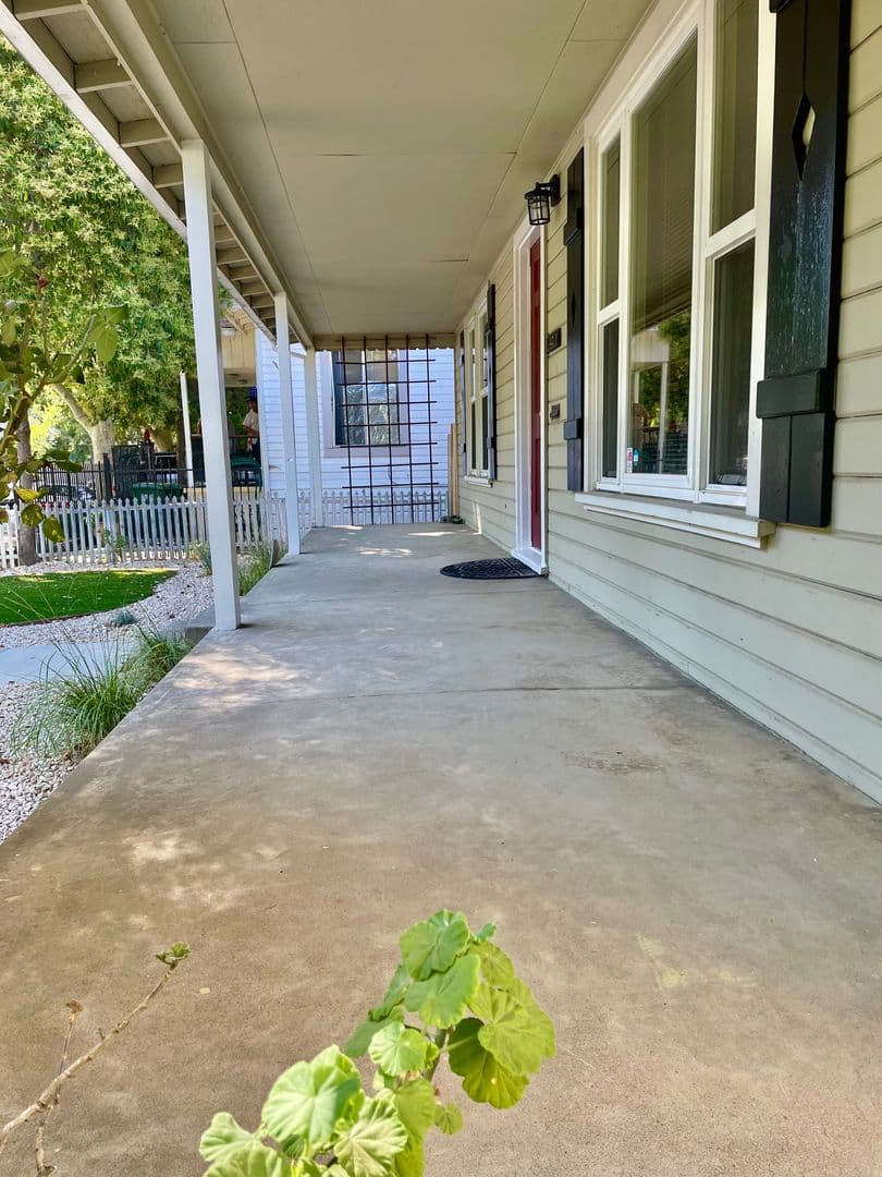 Sacramento House: 4217 V Street