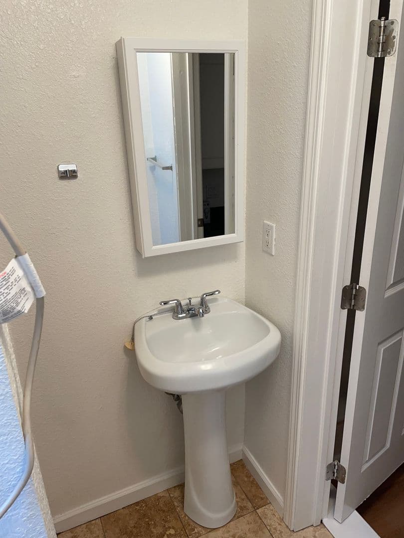 Sacramento Apartment: 2706 H Street