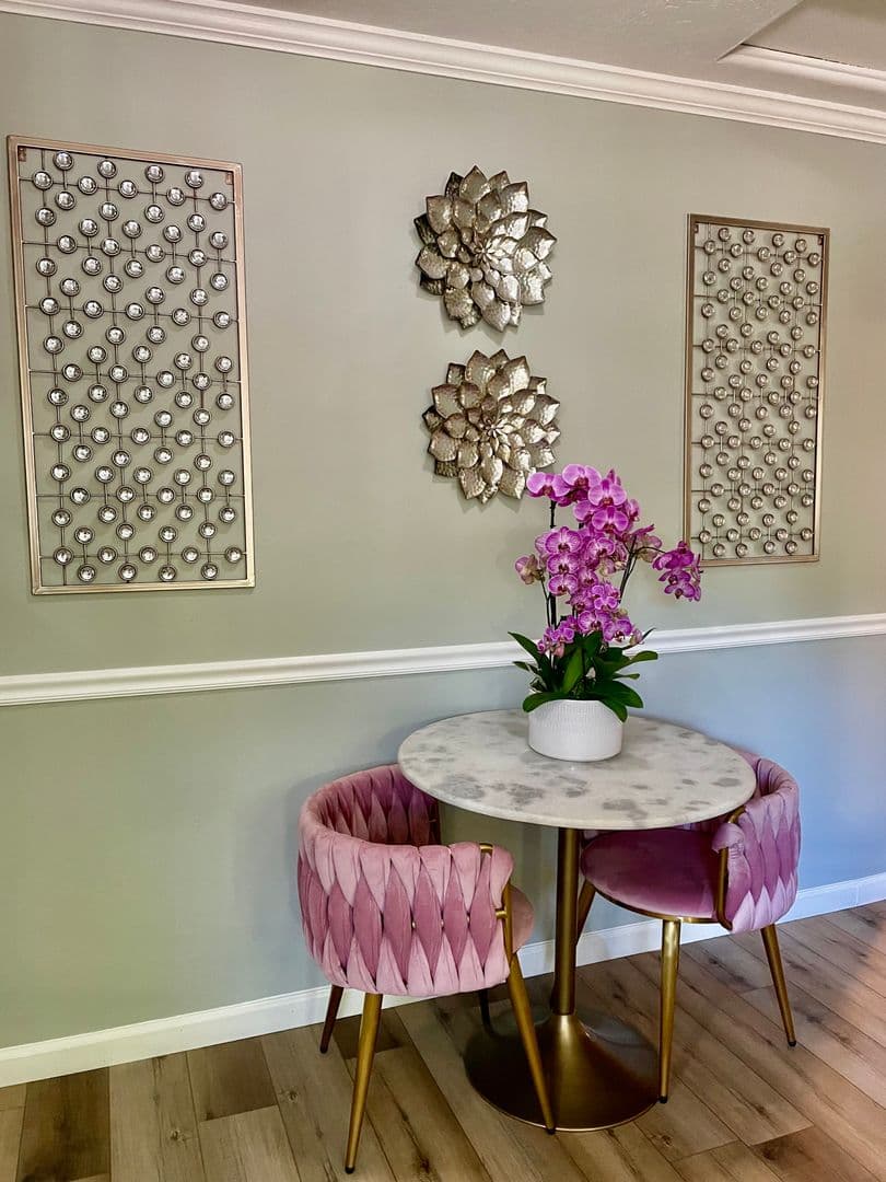 Sacramento House: 1908 42nd Street