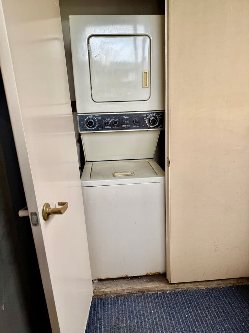 Carmichael Apartment: 3930 Hollister Ave.