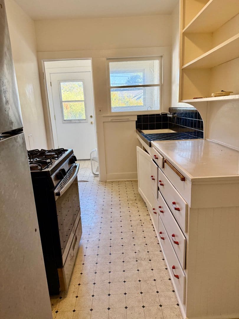 Sacramento Apartment: 717 24th Street