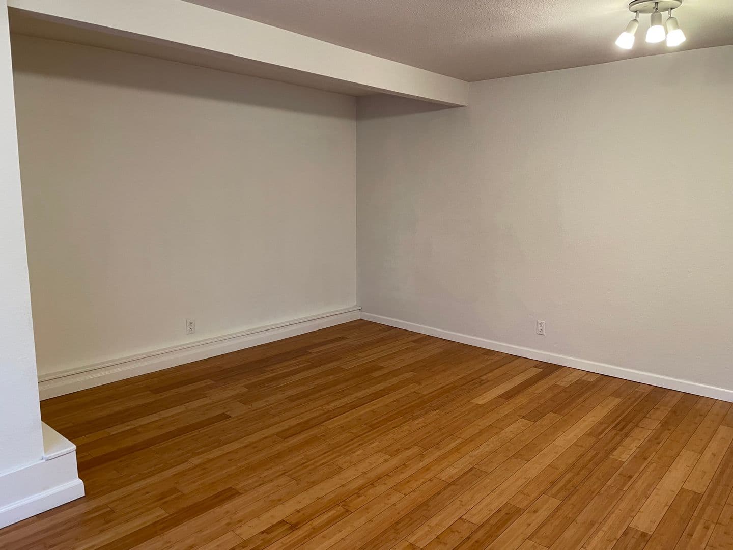 Sacramento Apartment: 2706 H Street