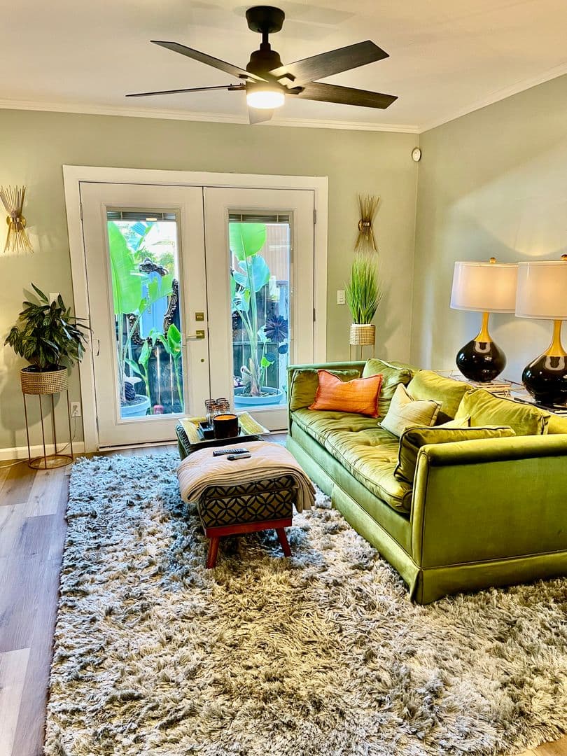 Sacramento House: 1908 42nd Street