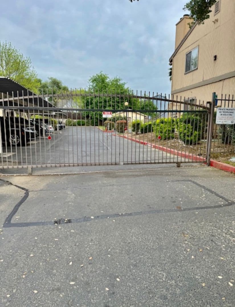 Carmichael Apartment: 3930 Hollister Ave.