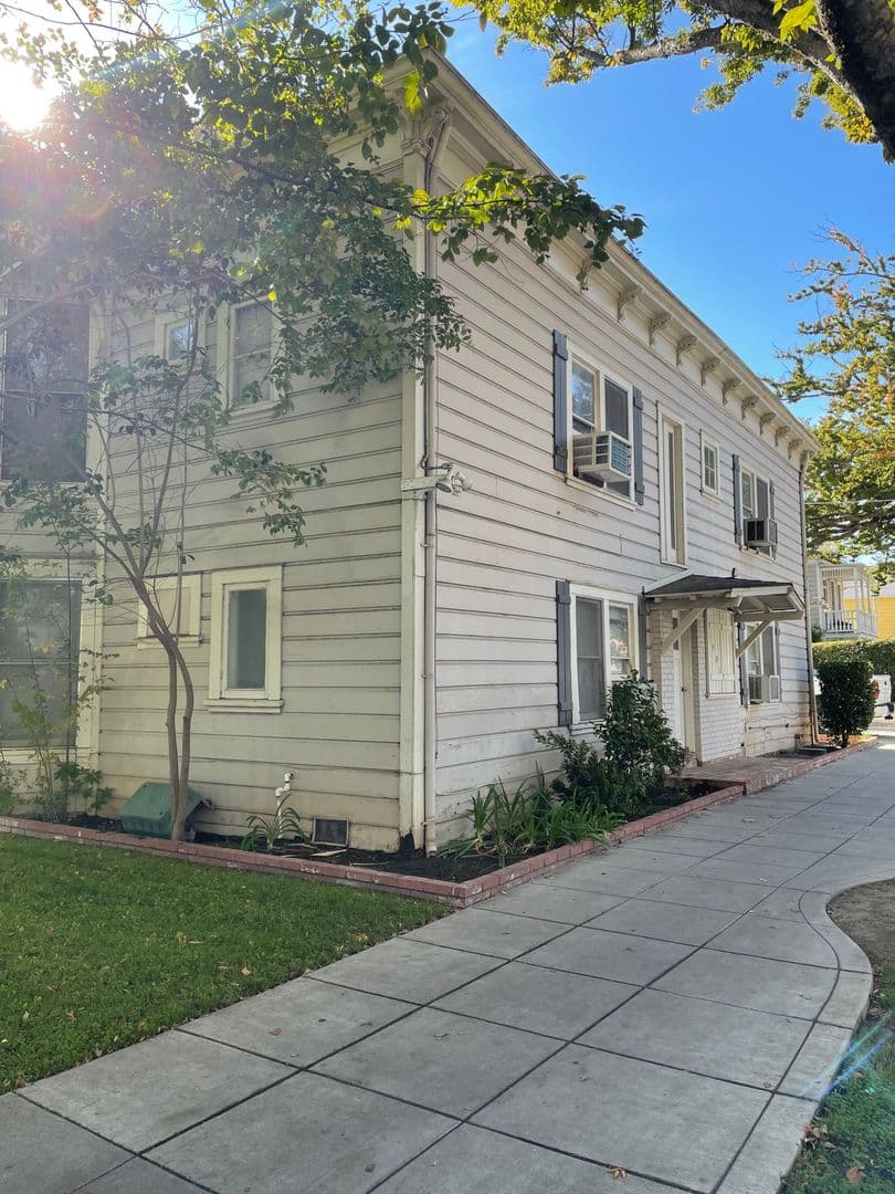 Sacramento Apartment: 1401 20th Street
