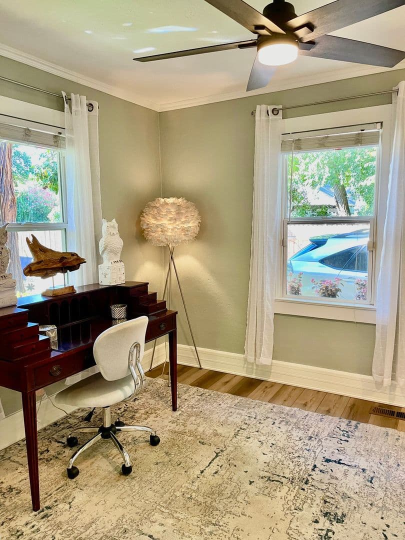 Sacramento House: 1908 42nd Street