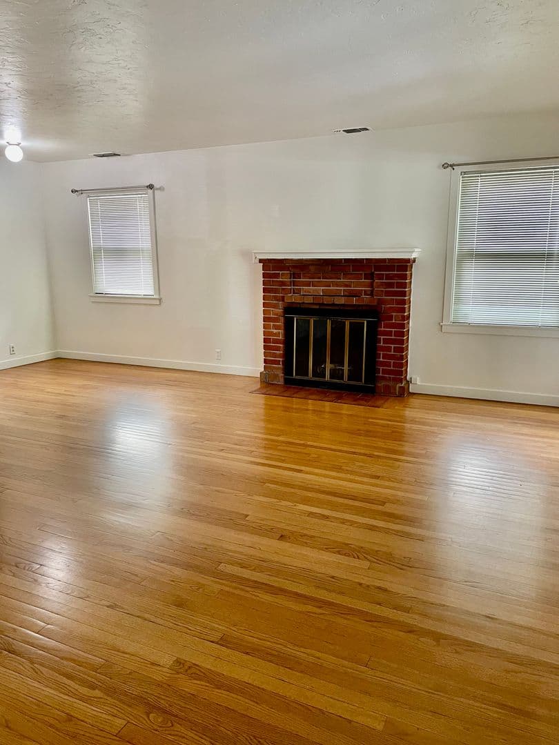 Sacramento House: 4217 V Street