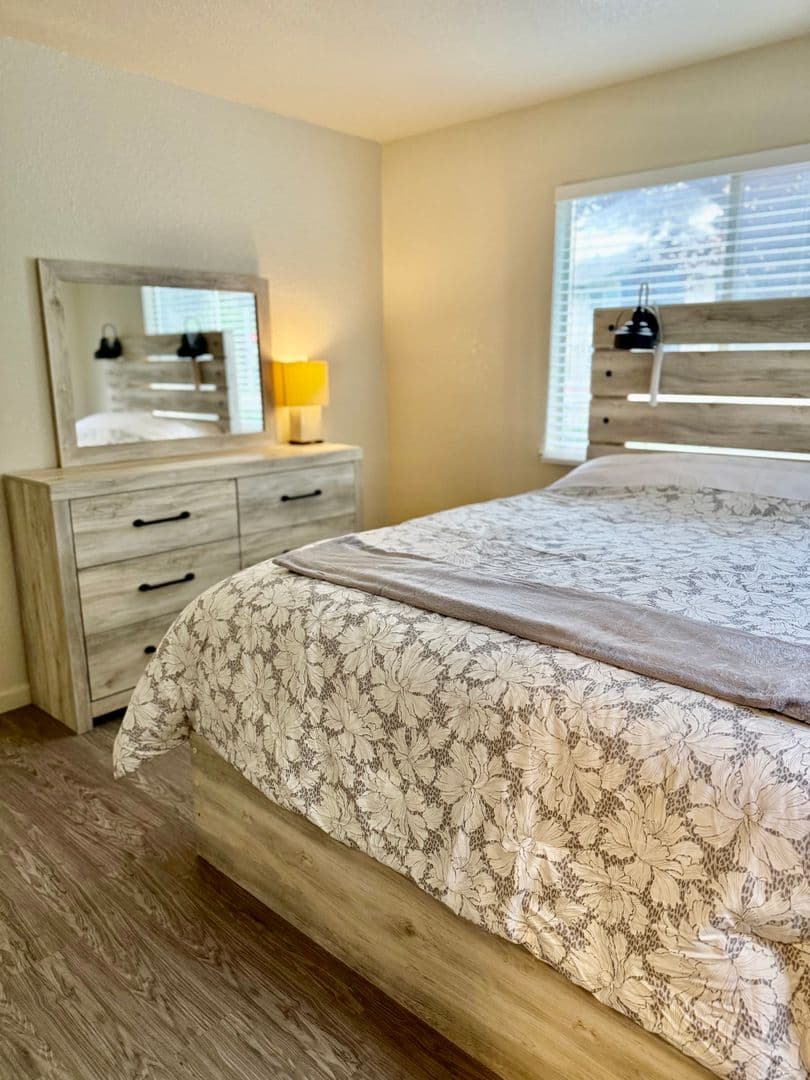 Carmichael Apartment: 3930 Hollister Ave.
