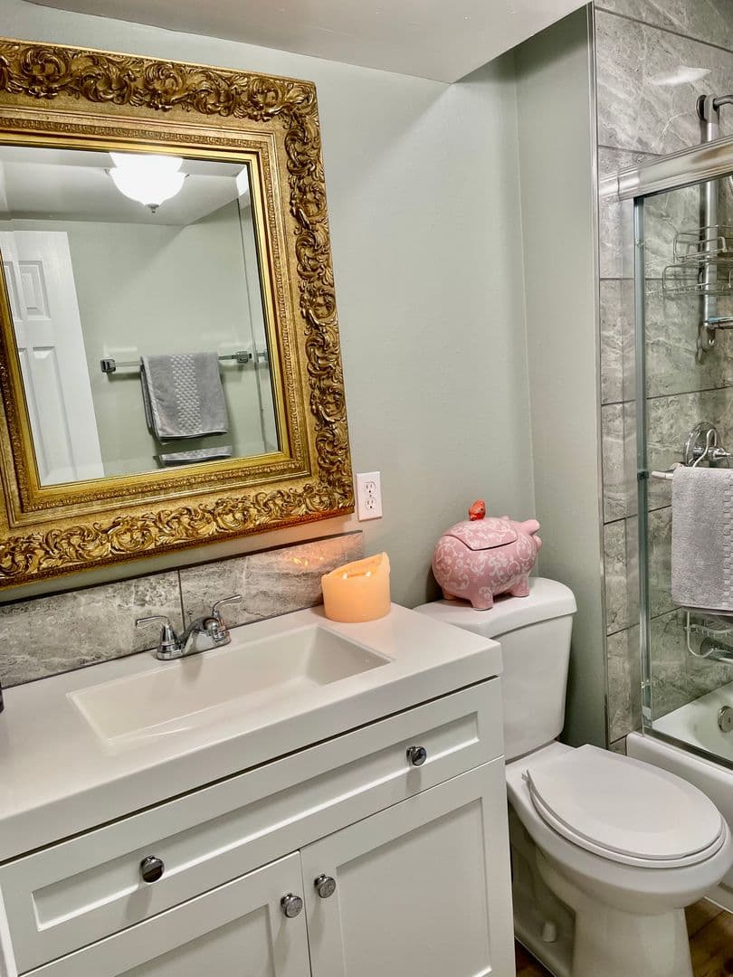 Sacramento House: 1908 42nd Street